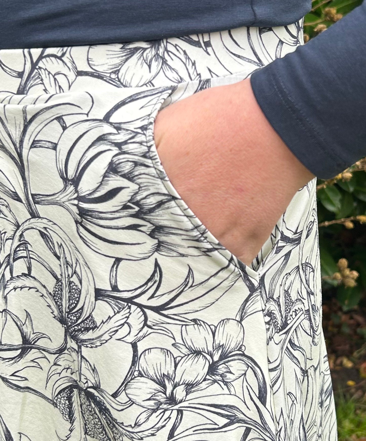 Biologisch katoenen tricot stof 'Oda' Beige & Dark Blue